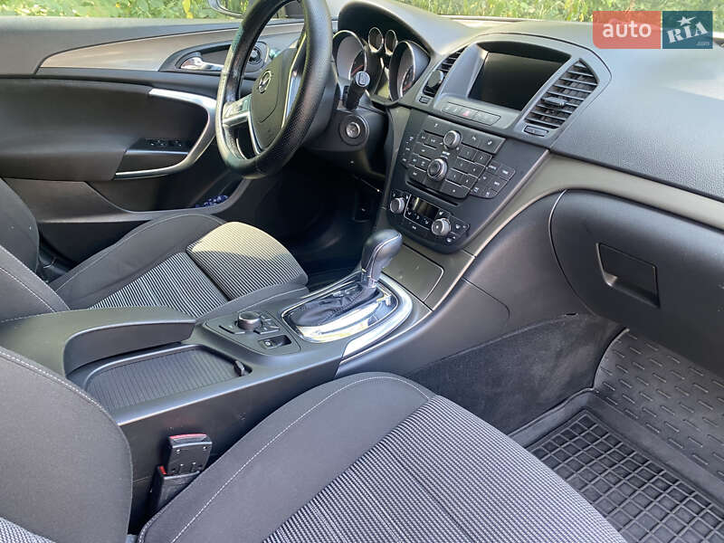 Универсал Opel Insignia 2013 в Киеве