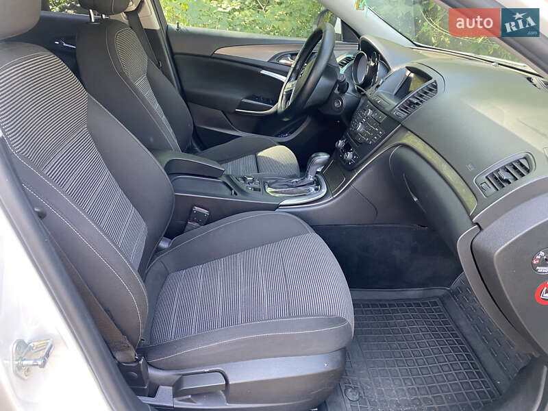 Универсал Opel Insignia 2013 в Киеве