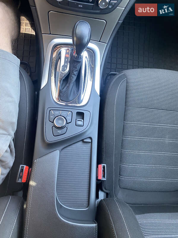 Универсал Opel Insignia 2013 в Киеве