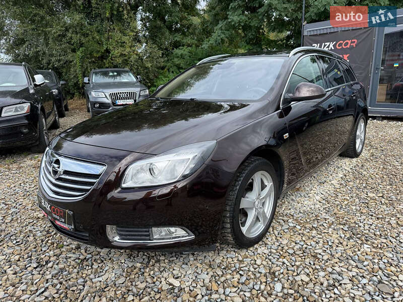 Универсал Opel Insignia 2011 в 