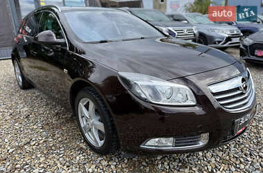 Универсал Opel Insignia 2011 в 