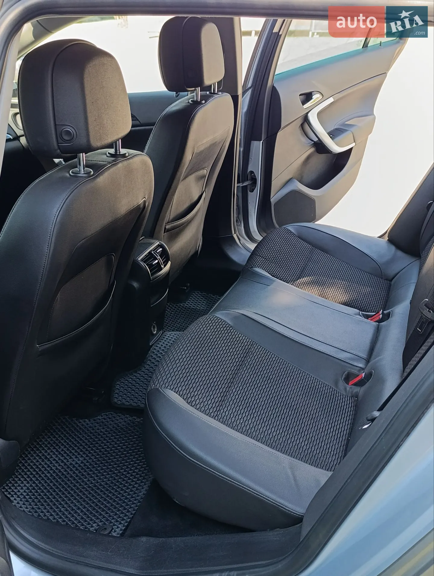 2016 Opel Insignia - мініатюра 15