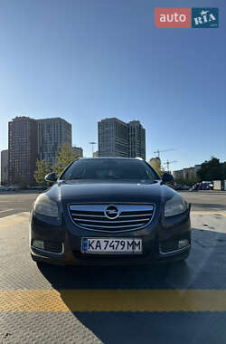 Универсал Opel Insignia 2010 в 