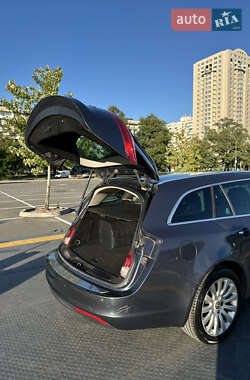 Универсал Opel Insignia 2010 в 