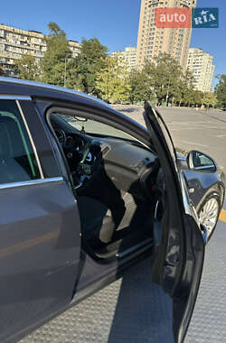 Универсал Opel Insignia 2010 в 