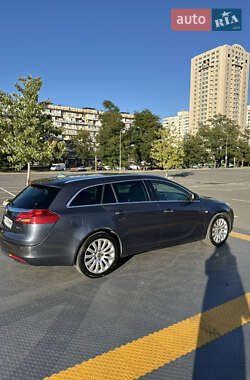 Универсал Opel Insignia 2010 в 