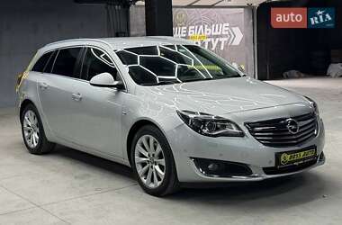 Універсал Opel Insignia 2014 в Чернівцях