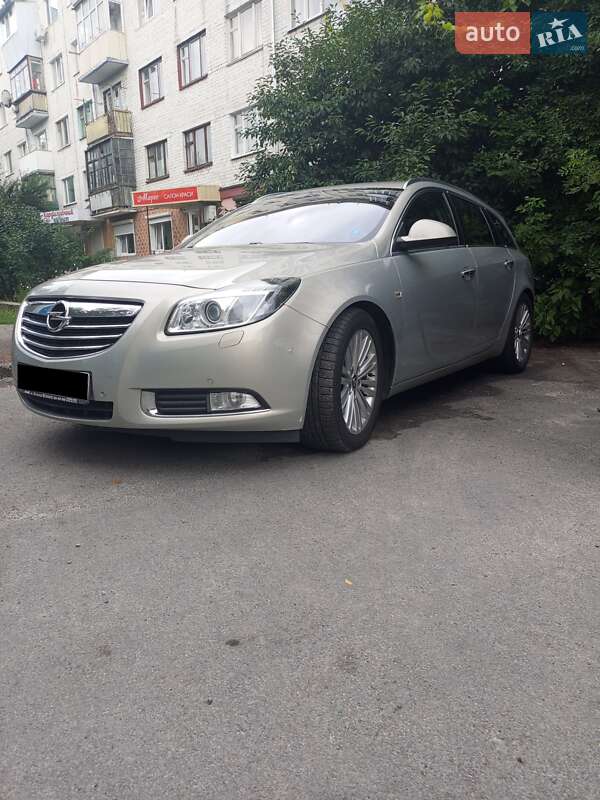 Универсал Opel Insignia 2011 в Звягеле
