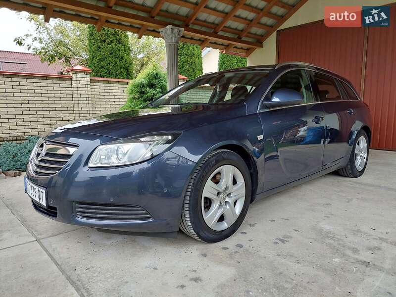 Универсал Opel Insignia 2010 в 