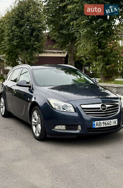 Седан Opel Insignia 2009 в 