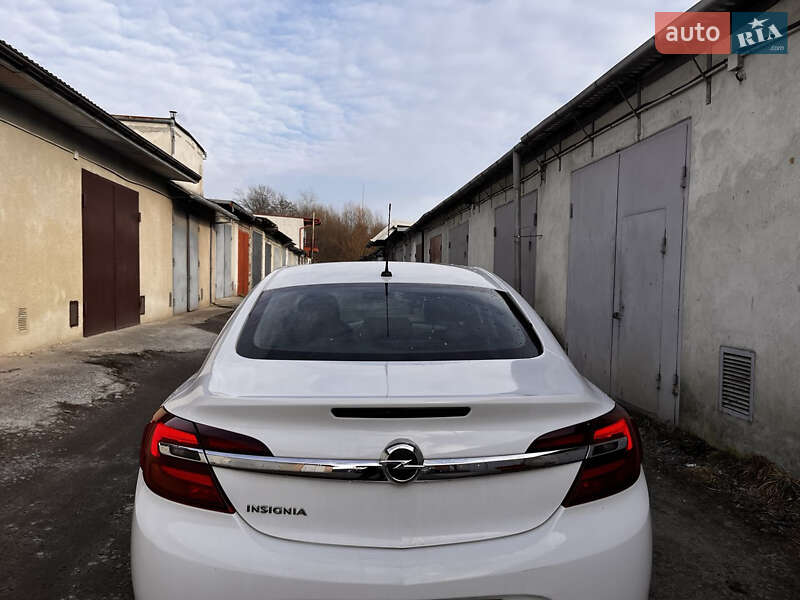 Седан Opel Insignia 2014 в Львові