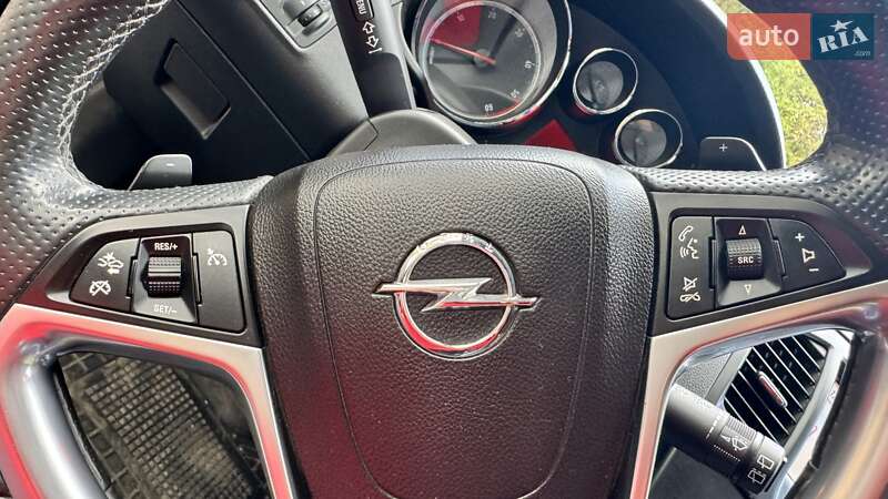 Универсал Opel Insignia 2012 в Новомосковске