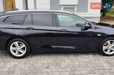 Универсал Opel Insignia 2018 в 