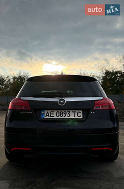 Универсал Opel Insignia 2010 в 