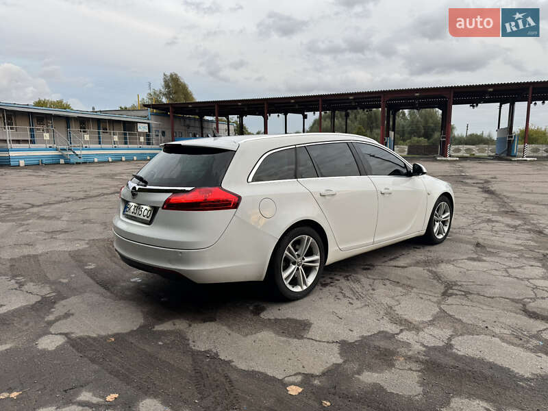 Универсал Opel Insignia 2011 в Ровно