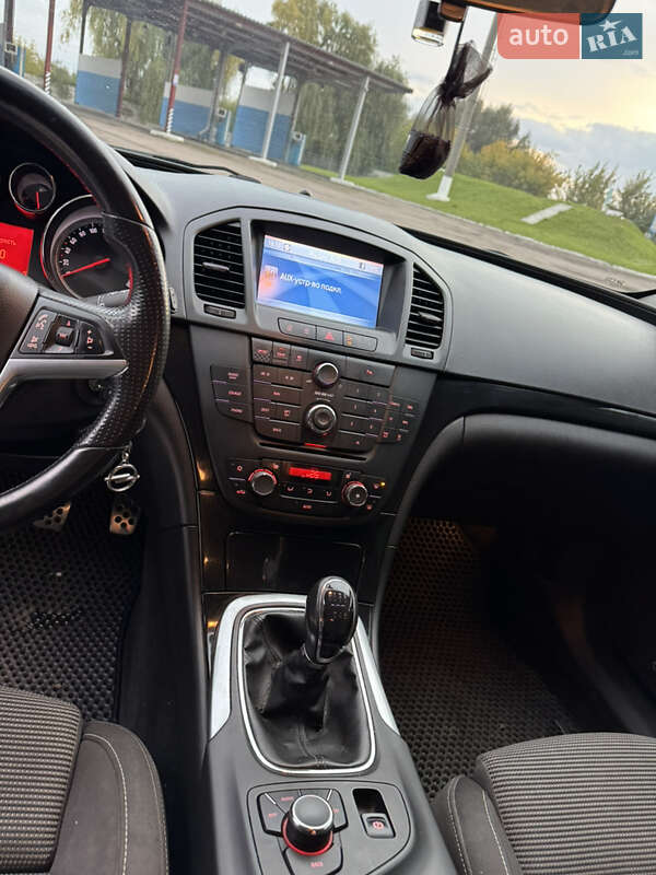 Универсал Opel Insignia 2011 в Ровно