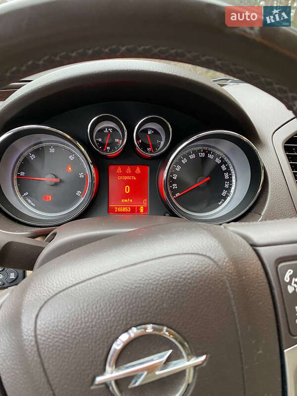 Универсал Opel Insignia 2010 в Львове