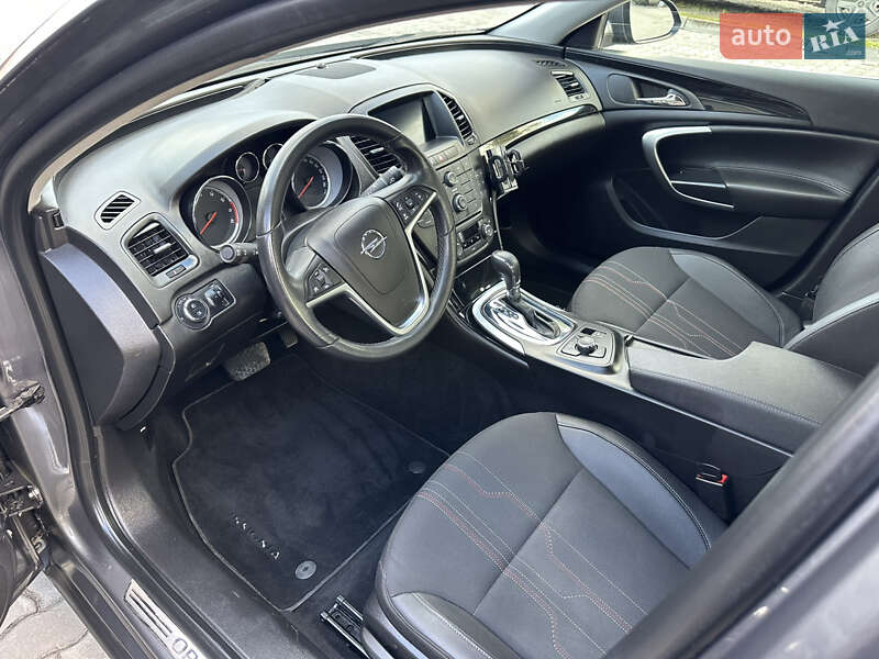 Седан Opel Insignia 2012 в Тернополе