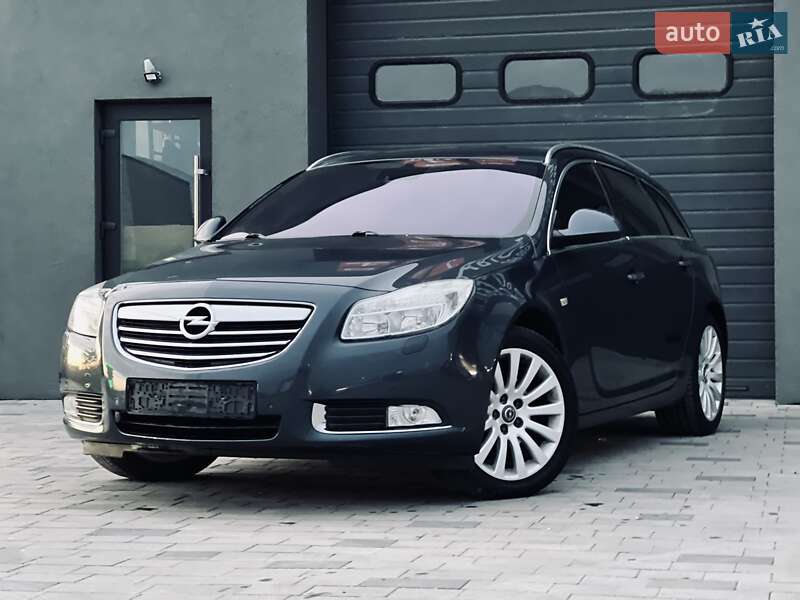 Універсал Opel Insignia 2010 в Тернополі