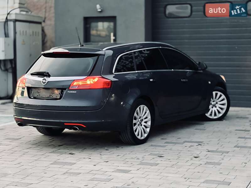 Універсал Opel Insignia 2010 в Тернополі