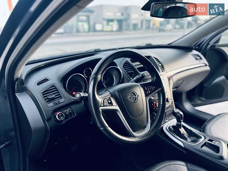 Універсал Opel Insignia 2010 в Тернополі