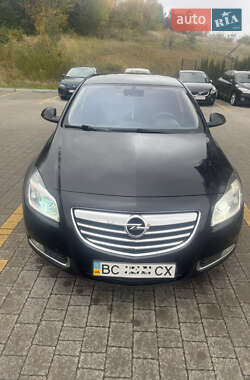 Седан Opel Insignia 2012 в Львові