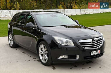 Универсал Opel Insignia 2012 в 