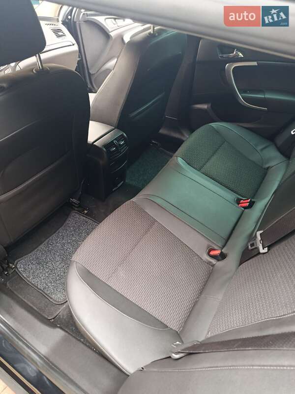 Универсал Opel Insignia 2013 в Ужгороде