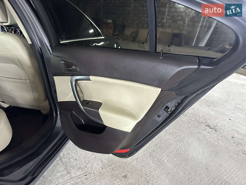 Лифтбек Opel Insignia 2010 в Тульчине