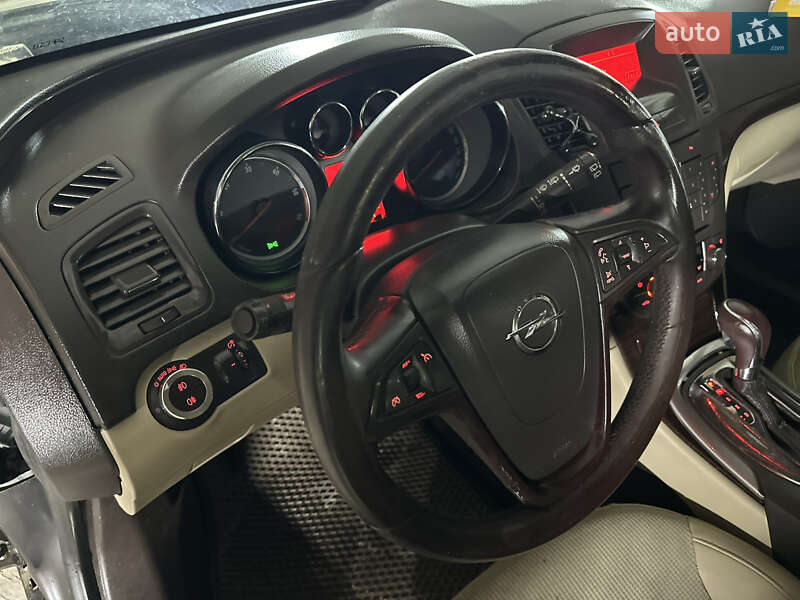 Лифтбек Opel Insignia 2010 в Тульчине