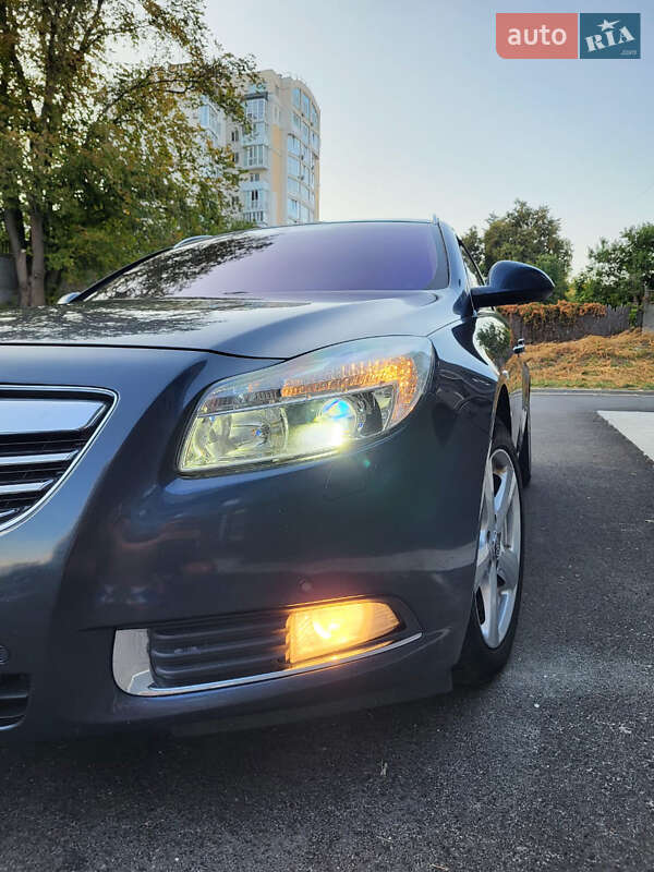 Универсал Opel Insignia 2010 в Чернигове