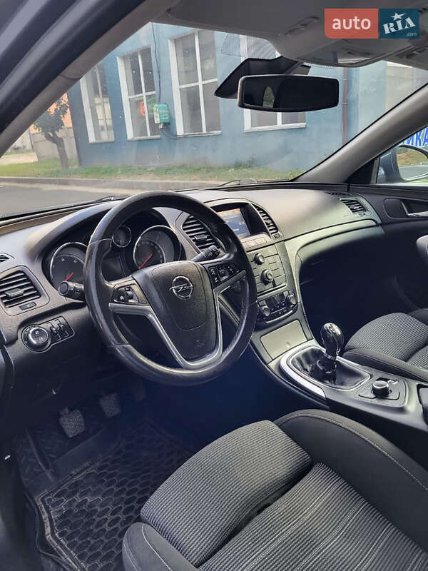 Универсал Opel Insignia 2010 в Чернигове