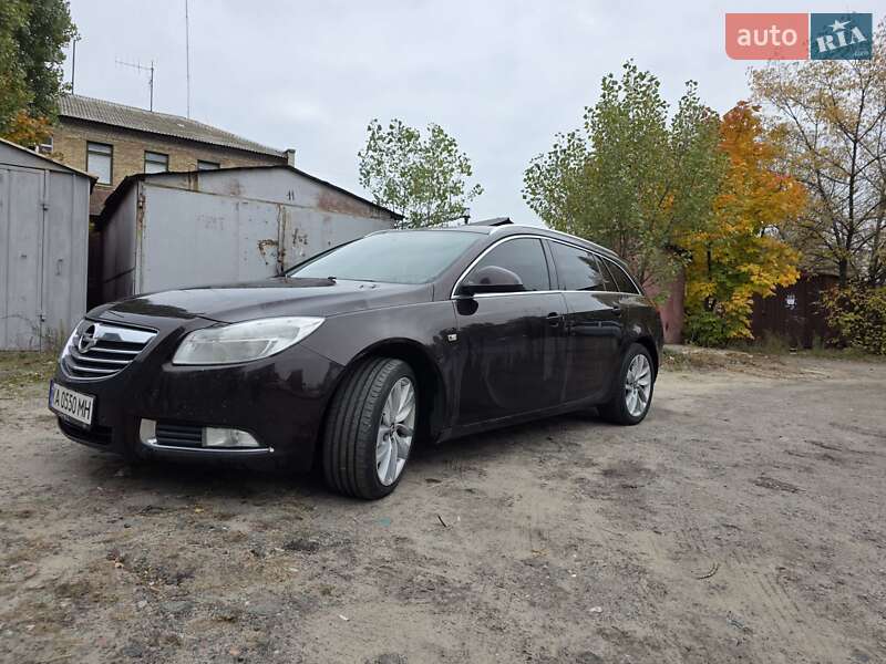 Универсал Opel Insignia 2013 в 