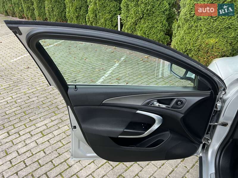 Универсал Opel Insignia 2011 в Львове