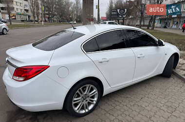 Седан Opel Insignia 2011 в 