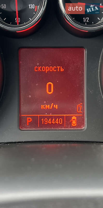 Лифтбек Opel Insignia 2010 в Киеве