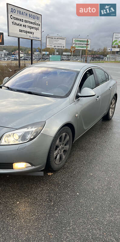 Лифтбек Opel Insignia 2010 в Киеве