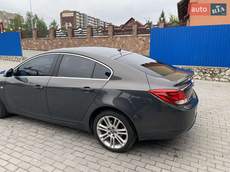 Ліфтбек Opel Insignia 2012 в Тернополі