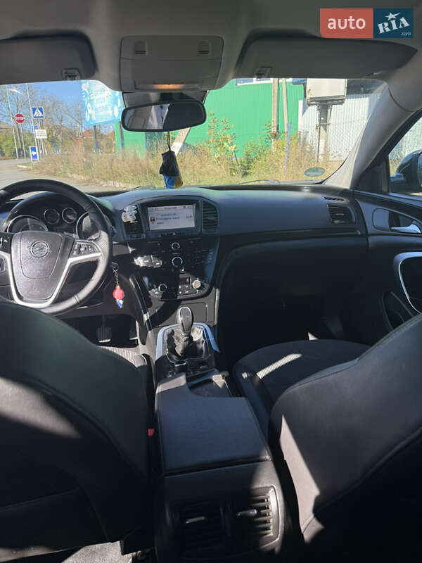 Універсал Opel Insignia 2011 в Чернівцях
