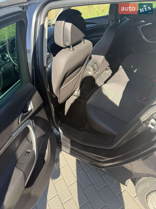 Універсал Opel Insignia 2011 в Чернівцях