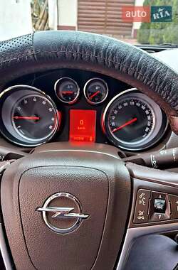 Седан Opel Insignia 2009 в 