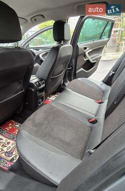 Универсал Opel Insignia 2015 в 