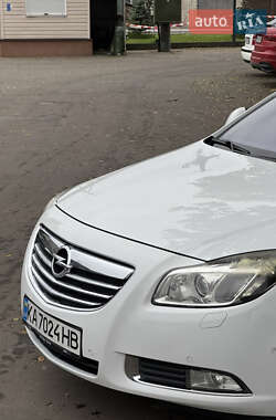 Универсал Opel Insignia 2010 в 