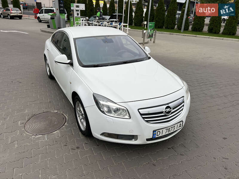 Седан Opel Insignia 2011 в Киеве фото 5 Седан Opel Insignia 2011 в Киеве