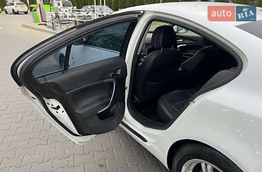 Седан Opel Insignia 2011 в 