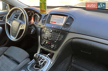 Универсал Opel Insignia 2010 в 