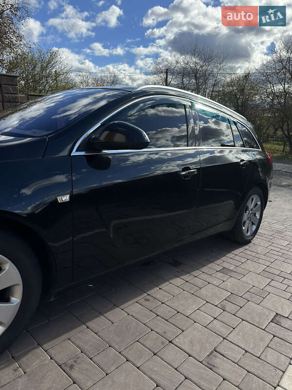 Універсал Opel Insignia 2011 в Тернополі