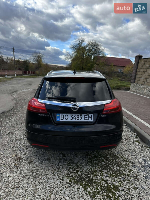 Універсал Opel Insignia 2011 в Тернополі