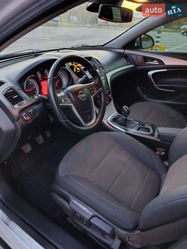 Седан Opel Insignia 2010 в Кам'янець-Подільському