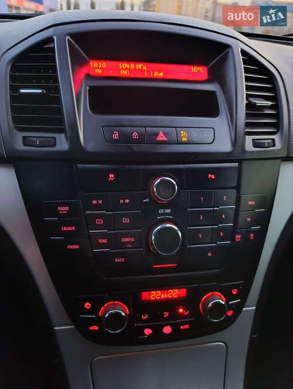 Седан Opel Insignia 2010 в Кам'янець-Подільському